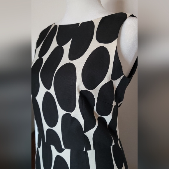 Dress - Picture 2 of 7